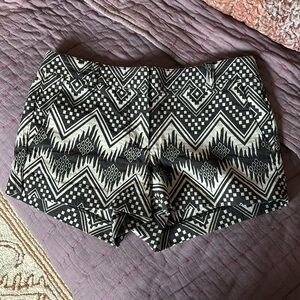 🖤🤍J.CREW Black and White Patterned Shorts